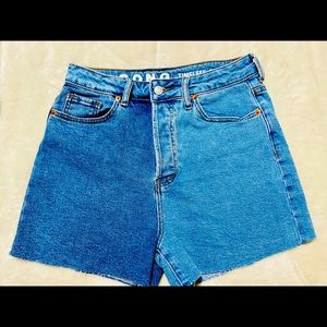 S.o.n.g/dark and light blue denim/button fly shorts/size 5